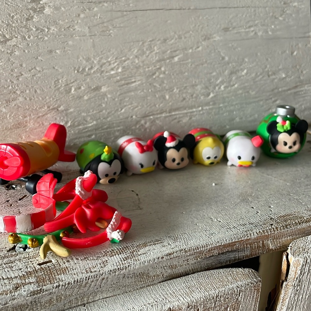 🔥🔥 (3/$20) 
DISNEY Christmas Mickey and Friends Tsum Tsum Vinyl Figurines Lot w/